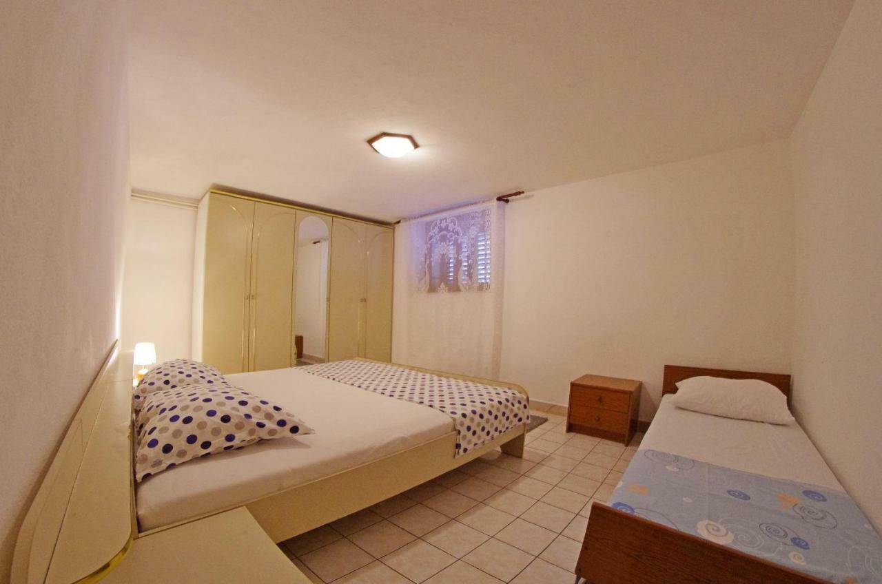 Large And Charming Apartment Near Beach With Big & Sunny Terrace سومارتين المظهر الخارجي الصورة